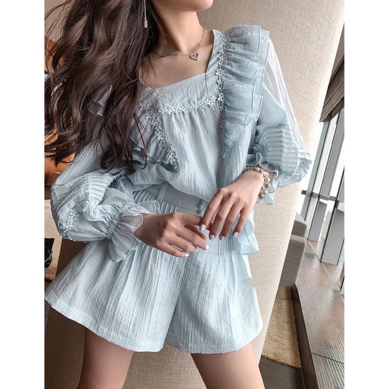 Set quần viền hoa nhí màu xanh yêu | BigBuy360 - bigbuy360.vn