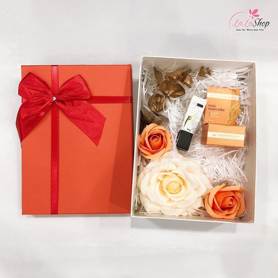 Set hộp quà tặng kèm mỹ phẩm cho mẹ và người yêu, quà tặng cho ngày lễ 20/10, 8/3 hay valentine - Hộp đã được trang trí