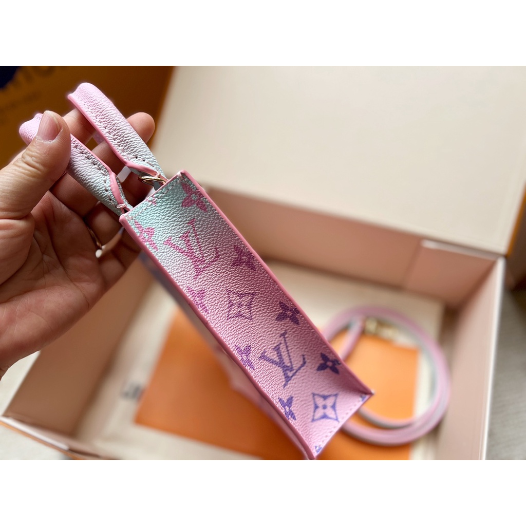 Túi xách nữ cầm tay với màu sắc ombre xanh hồng độc lạ, da thật cao cấp 𝑳𝒐𝒖𝒊𝒔 𝑽𝒖𝒊𝒕𝒕𝒐𝒏 LV