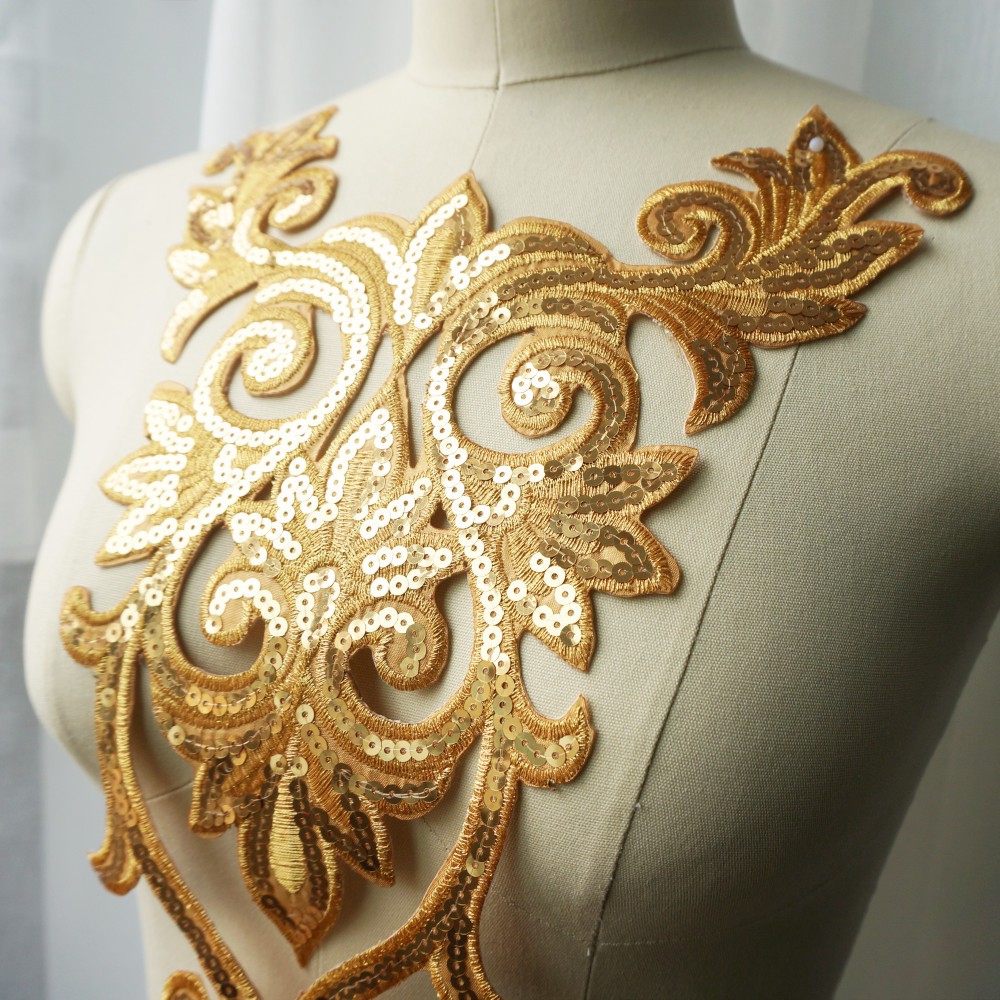 Huy Hiệu Cài Áo Hình Hoa Đính Kim Sa Lấp Lánh