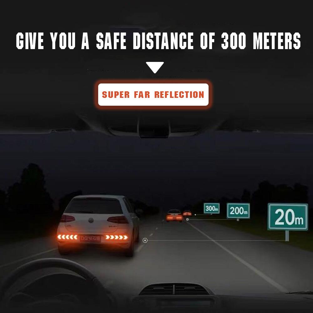 Set 2 Miếng Dán Xe Hơi Hình Mũi Tên Phản Quang Độc Đáo