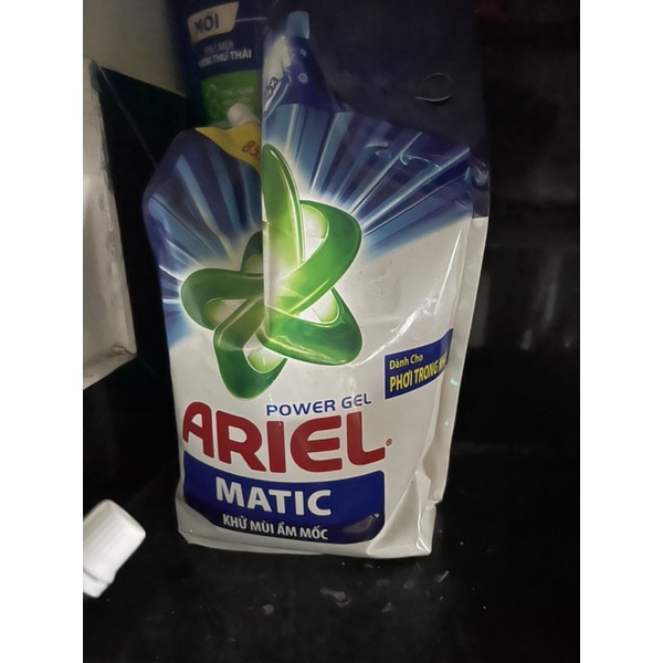 Nước giặt ariel 3,2kg