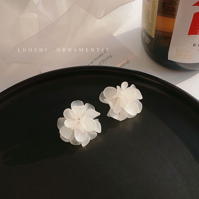 Khuyên tai phối mặt hình hoa xinh xắn cho nữ