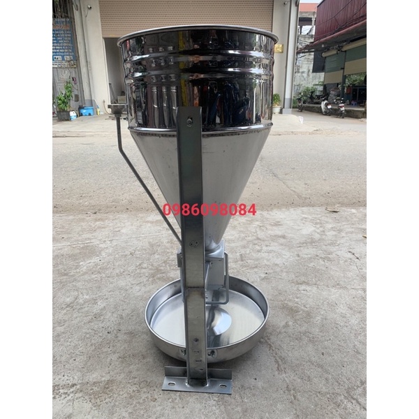 Máng ăn cho heo thiết kế chân U kẽm chất liệu innox 430 trọng lượng 1 bao