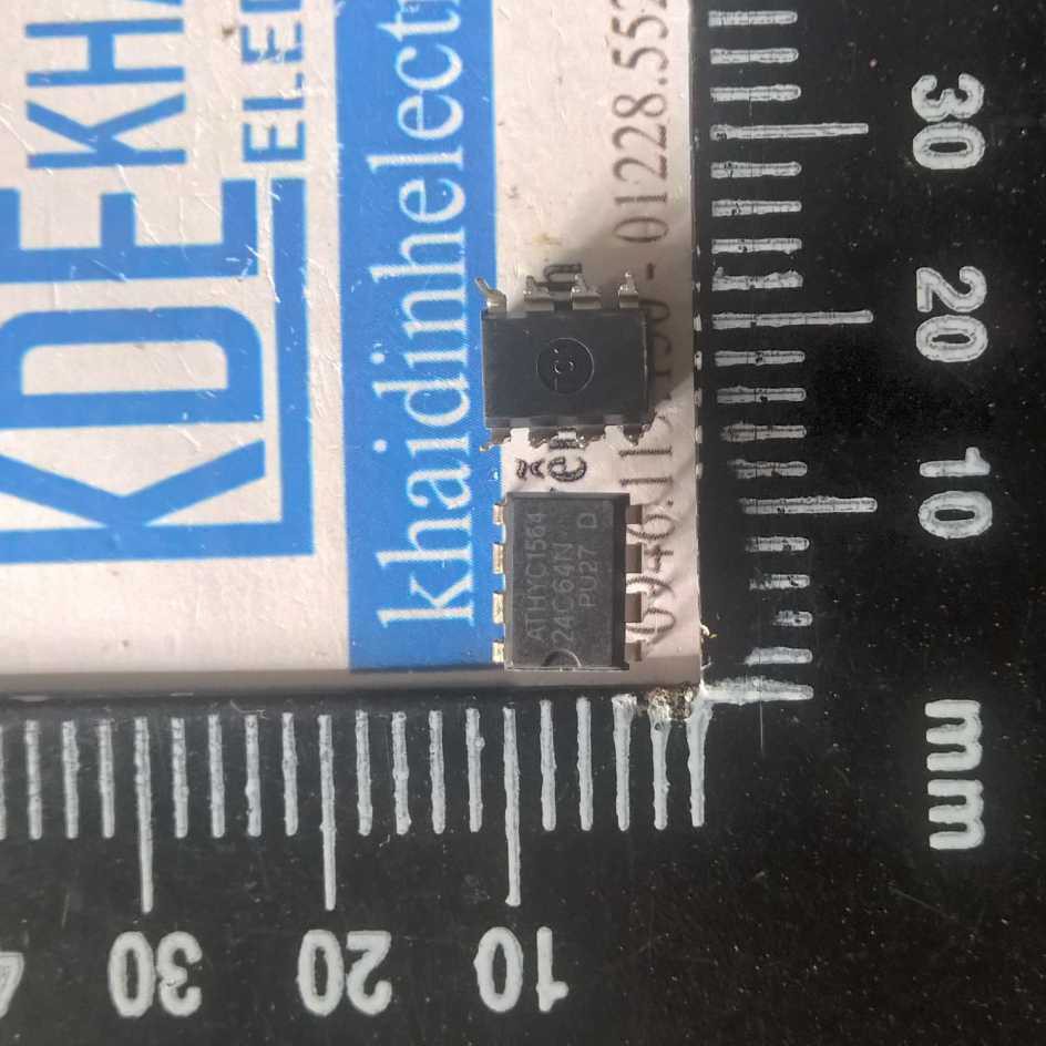 5 con AT24C64 24C64AN EEPROM2.7-5.5V 64K DIP-8 kde4043