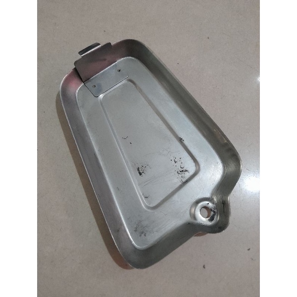 Nắp cốp inox xe 67