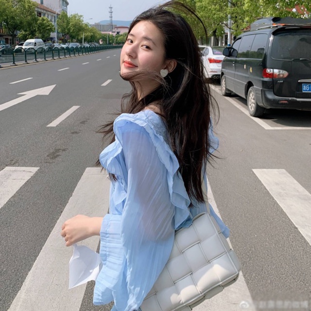 Áo sơ mi nữ vải voan cổ vuông phối bèo vai búp bê điệu đà Hàn Quốc