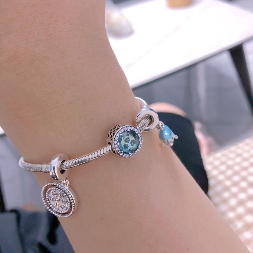 Hạt Charm màu xanh dương làm vòng đeo tay