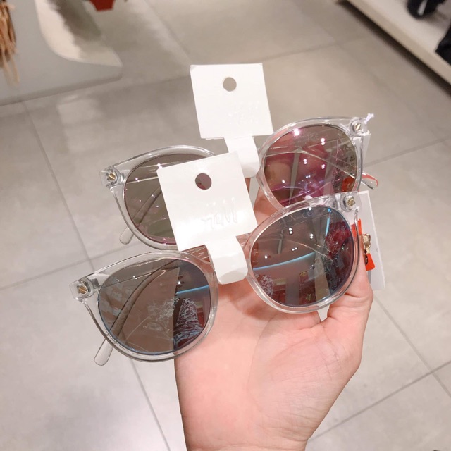 Order Kính H&M store sing