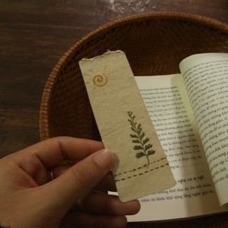 Kẹp sách Giấy Dó - Đất chàm và lá ép khô