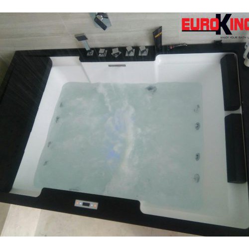 Bồn tắm massage cao cấp Euroking EU-1101C, bao vận chuyển và lắp đặt