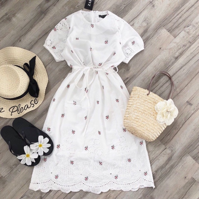 Combo đầm....... ‼️‼️set áo viền ren + yếm đầm,chất cực đẹp,bên trong có quần tiện lắm luôn nha Sỉ sl inbox Lẻ 210k