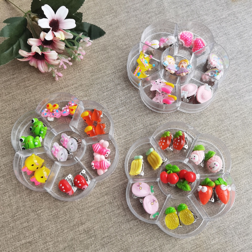 Hộp 7 Cặp Bông Tai Hoạt Hình Sáng Tạo Không Cần Khoan Lỗ Bằng Nhựa Resin Ba Chiều Chống Dị Ứng Cho Bé Gái