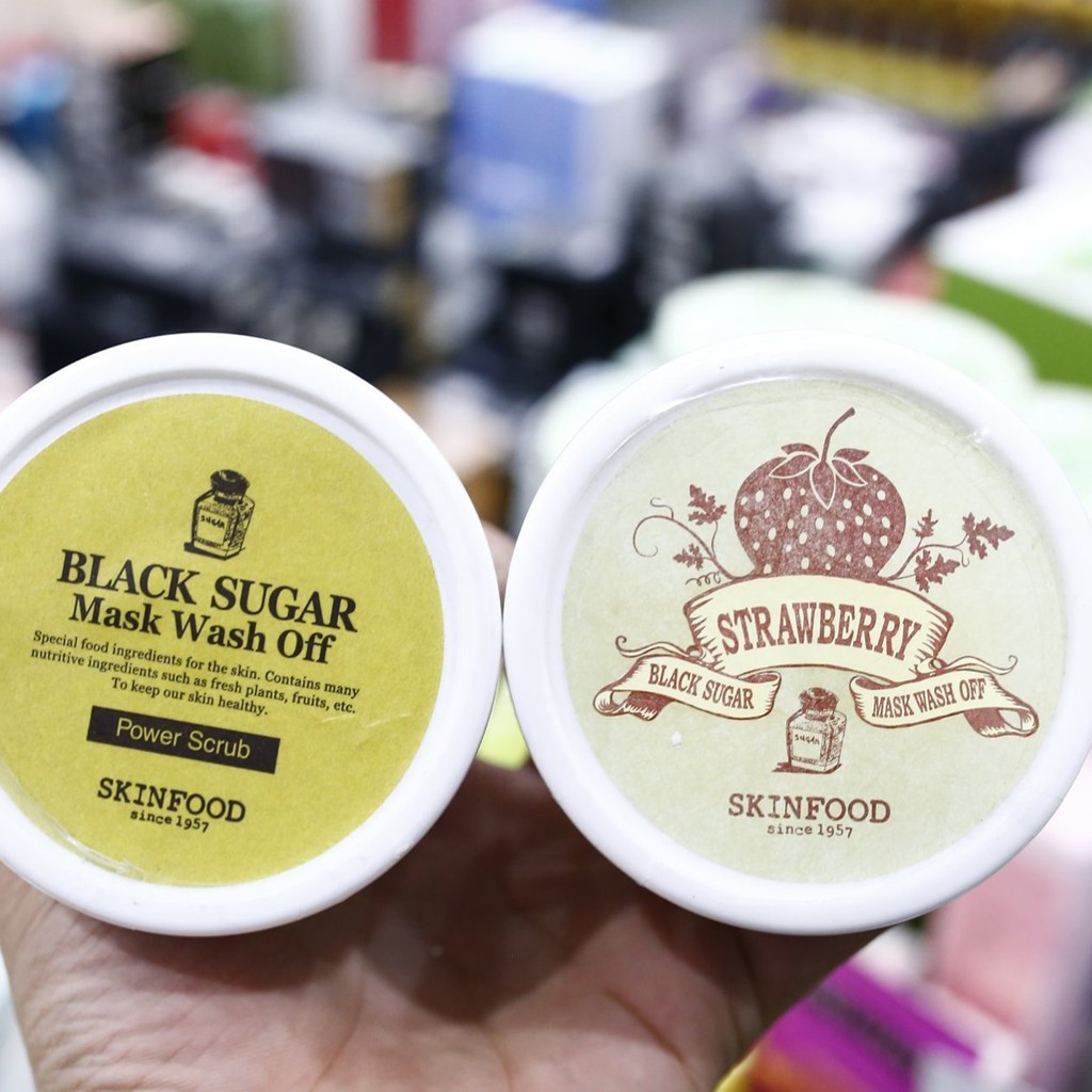 Mặt nạ đường đen dâu Skinfood – BLACK SUGAR STRAWBERRY MASK WASH OFF.