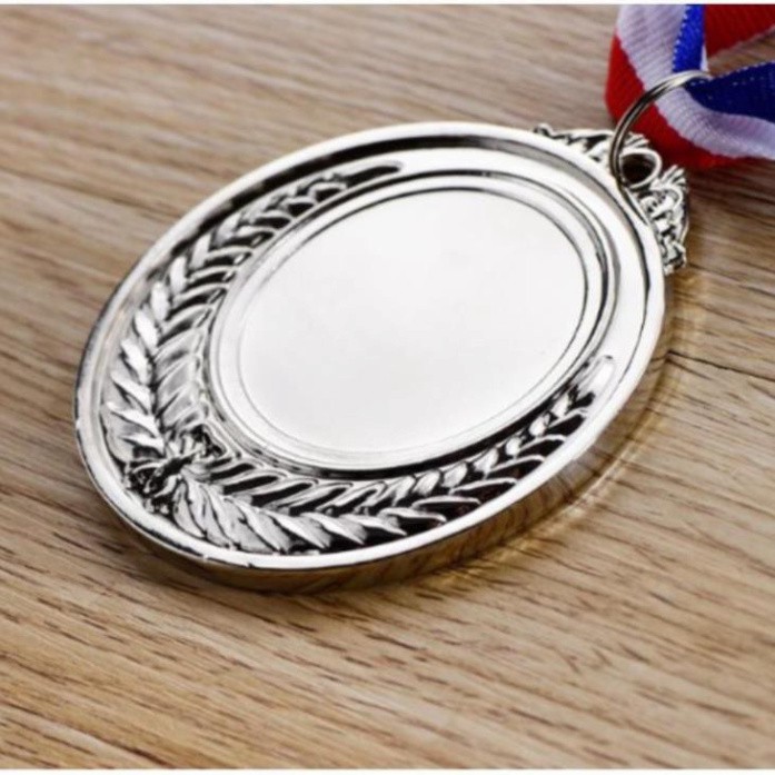 Huy chương bóng đá: Vàng, bạc, đồng. Hình thật shop làm cho khách.