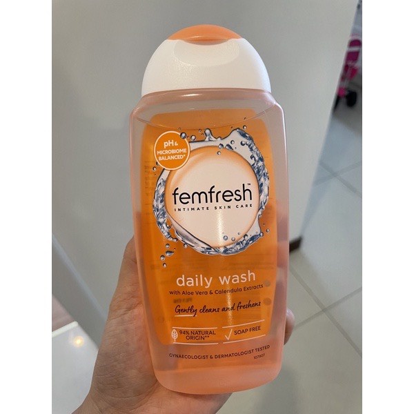 Dung dịch vệ sinh phụ nữ Femfresh UK 250ml chính hãng