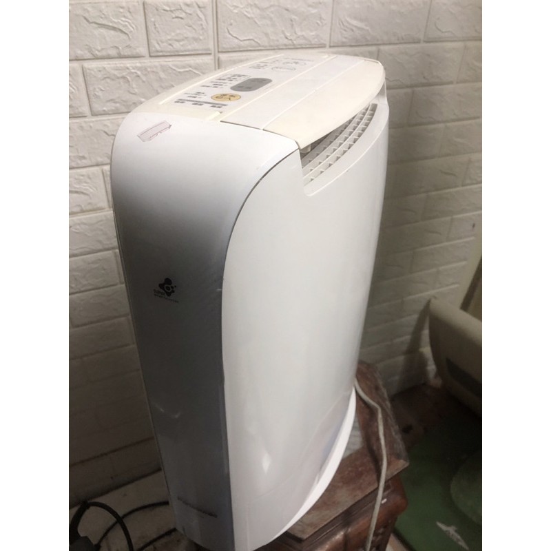 Hút ẩm sấy quần áo panasonic nhật bãi điện 220v cs6lit cho phòng 30m2