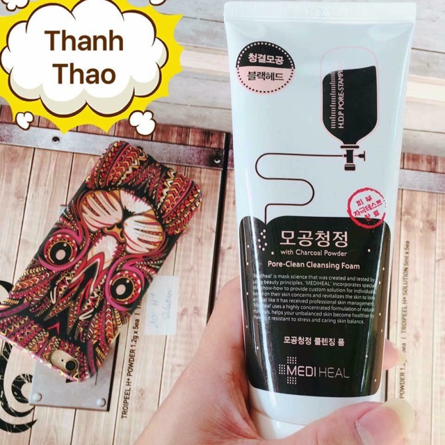 - Sữa rửa mặt Mediheal Pore Clean Charcoal Cleansing Foam