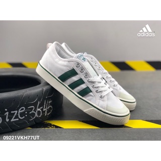 Giày thể thao đế thấp của Adidas