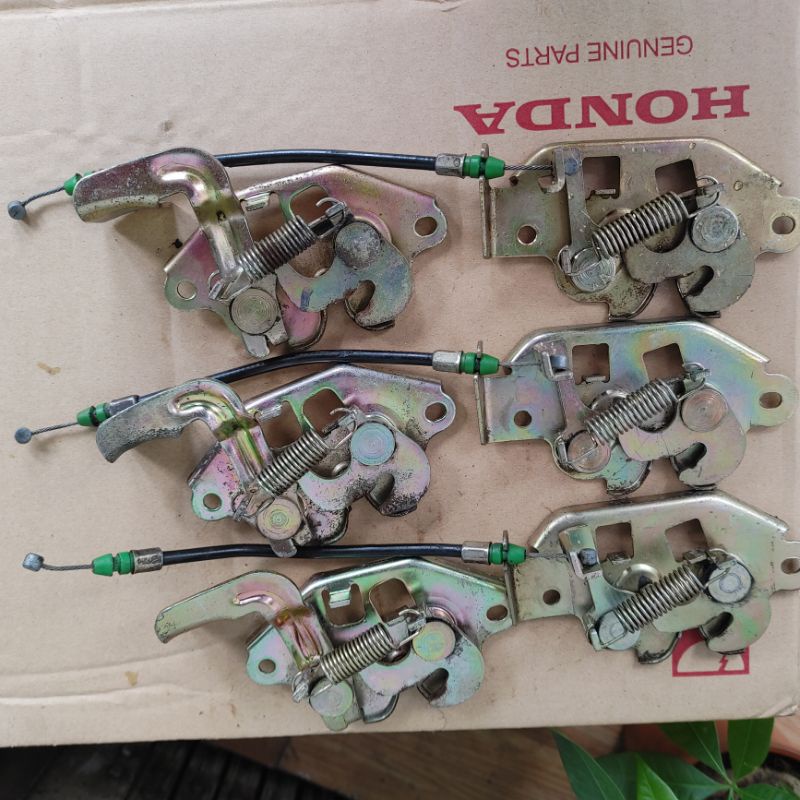 Pát khóa yên / cơ khóa yên Future 110 Tháo xe đẹp