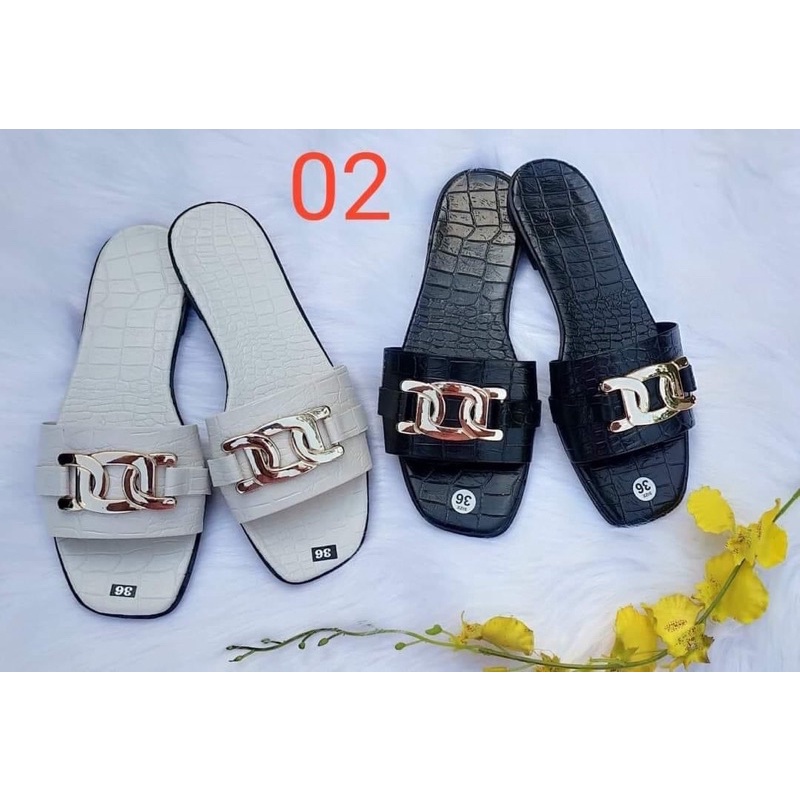 Dép nữ thời trang quai ngang khóa vuông đế bệt