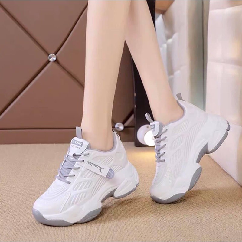 Giày sneaker độn đế 7p đế xanh và đế xám