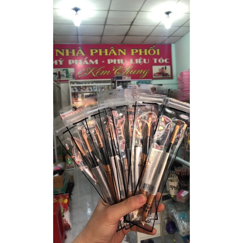 CỌ MÔI VACOSI ROUND LIP L01 ❣️❣️