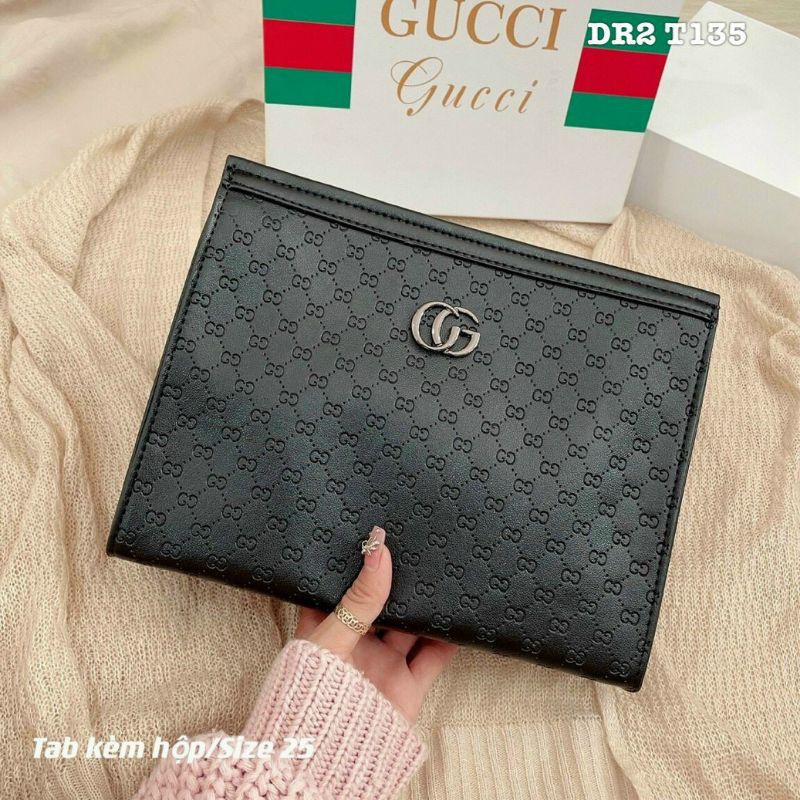 ví cầm tay Gucci