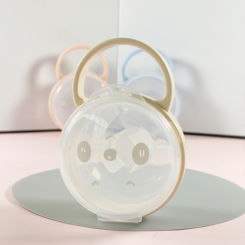 Hộp đựng ti giả, núm ti có móc treo - Chất liệu nhựa PP an toàn tuyệt đối