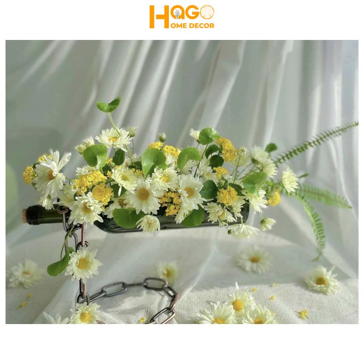 Bình hoa, lọ hoa thủy tinh hình chai kèm dây xích, lọ hoa bay trang trí, decor độc đáo