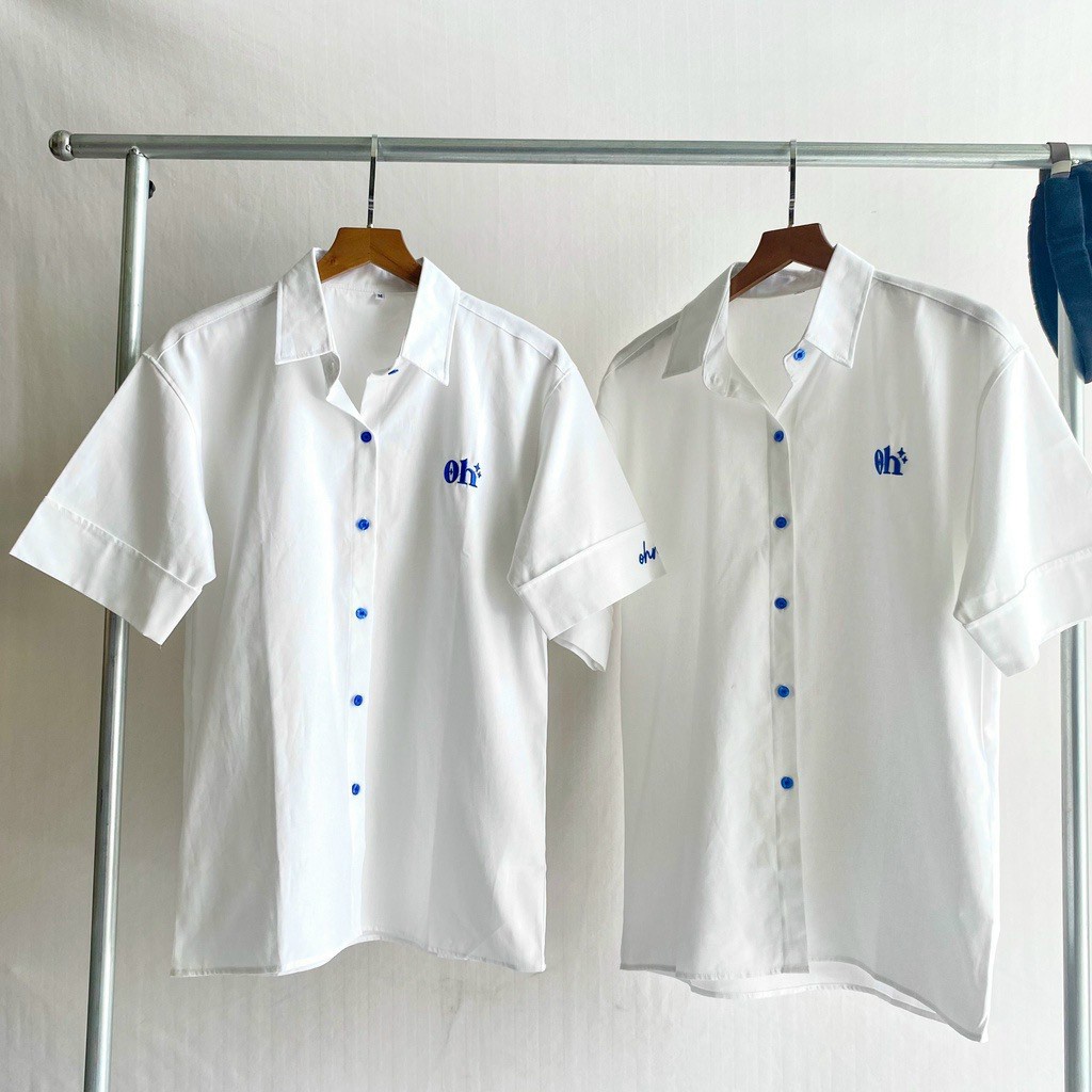 Áo Sơ Mi Thêu chữ Oh Máu Trắng Form Rộng , Kiểu Unisex Hàn Quốc Đẹp - Nam Nữ Cặp Đôi Couple Mặc Đi Học Đi Chơi