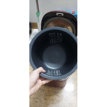 Nồi cơm điện cao tần hút chân không Toshiba  1L8