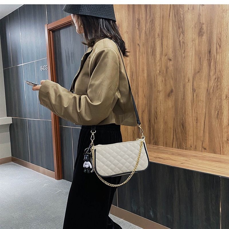 Túi Kẹp Nách ,Túi Xách Nữ Đeo Chéo Dây Xích Tặng Kèm Gấu