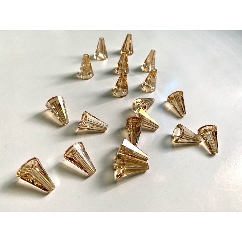 2 viên pha lê Swarovski Atermis 12ly và 17ly