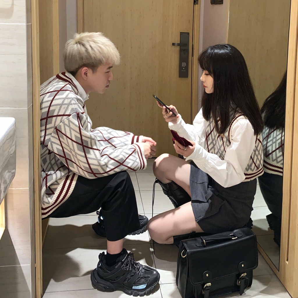 Áo Sweater Dệt Kim Hoạ Tiết Thêu Cho Các Cặp Đôi