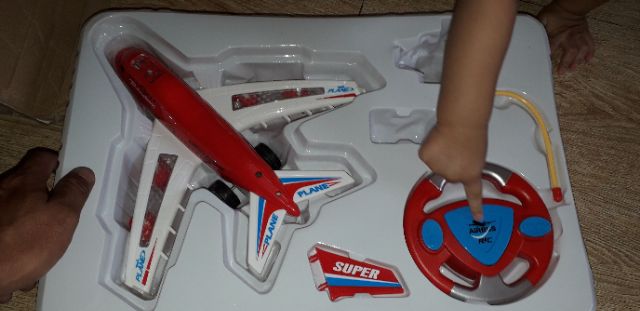 Máy bay mô hình chạy PIN chạy 4 hướng có nhạc và đèn Led rất đẹp ( tặng kèm PIN)