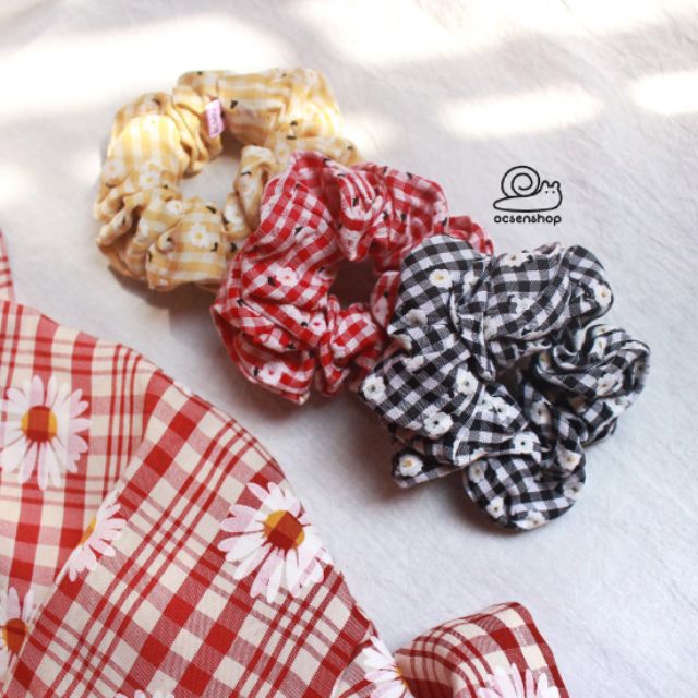 Ốc Sên Shop - Scrunchie caro hoa nhí
