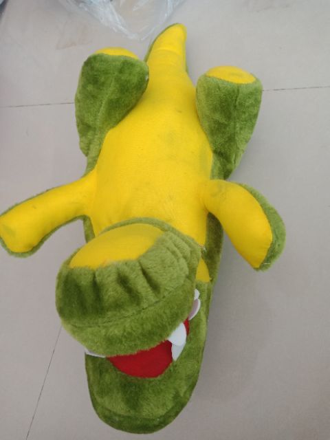 Cá sấu nhồi bông