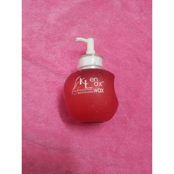 áo thun unisex hợp với nữ màu sắc các loại như màu hồng, xanh lá, xanh dương, đỏ, cam, vàng, nâu, trắng, đen