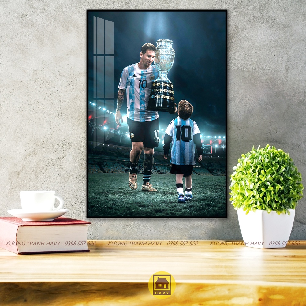 Tranh cầu thủ bóng đá Messi M10, chất liệu mica gương, có khung cao cấp, kích thước 30x40