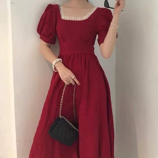 Váy xẻ tà cổ phối
