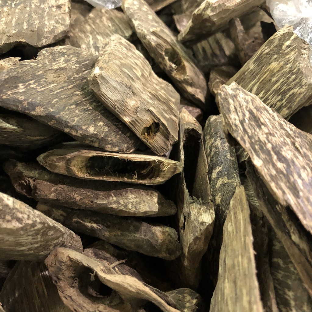 Trầm Hương Miếng Tự Nhiên Loại 1  Tặng 1 Túi Vụn Trầm trị giá 30K