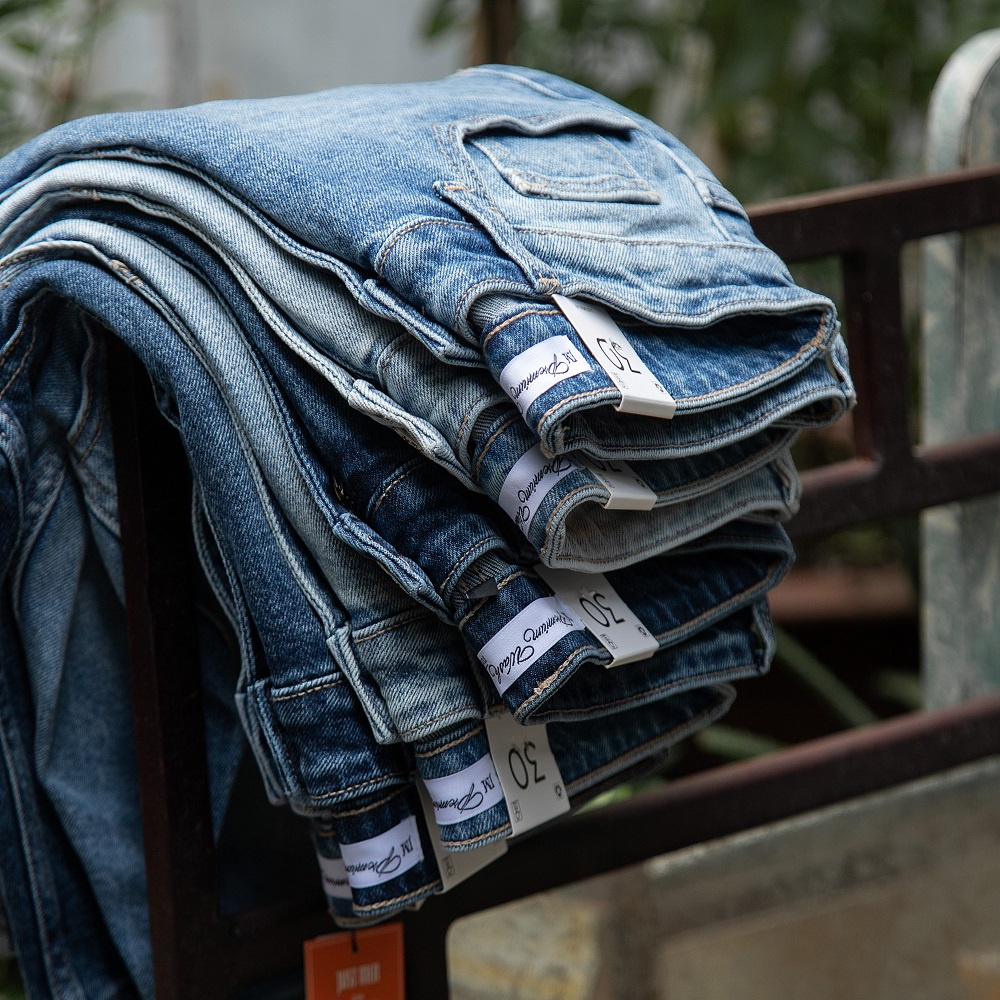 Quần Shorts Jeans Trơn Just Men 220105