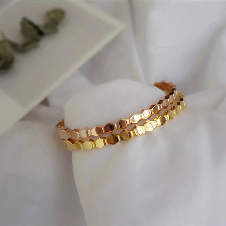 Vòng tay thép titan mạ vàng 18k kim cương khóa hình tổ ong đơn giản dễ phối đồ không dị ứng phong cách dành cho nữ