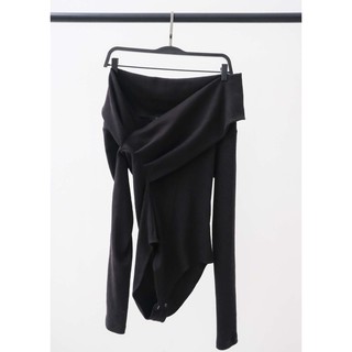 COCO SIN - Body Suit Đen Lệch Vai