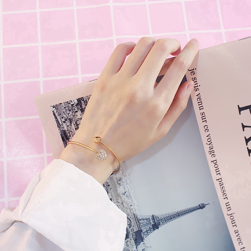 Vòng tay hở hình trái tim thiết kế xinh xắn thời trang cho nữ