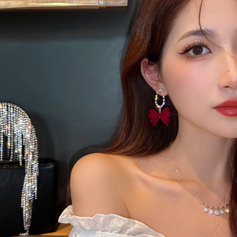 Đôi Bông Tai Hình Nơ Đỏ Đính Đá Thời Trang Cho Nữ