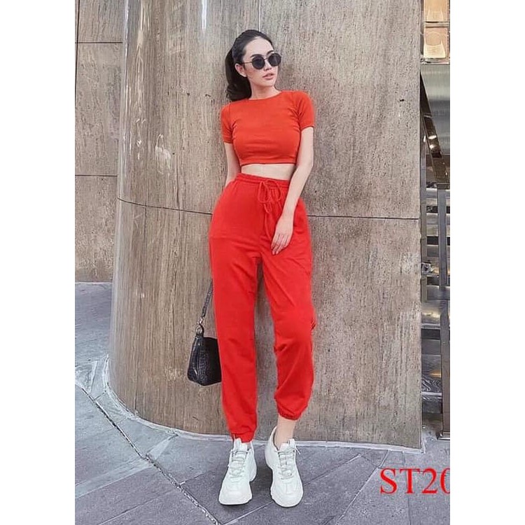 Set Thể Thao 2 Món: Áo Croptop & Quần Dài Năng Động
