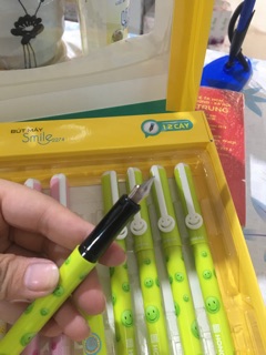 Bút máy hồng hà smile