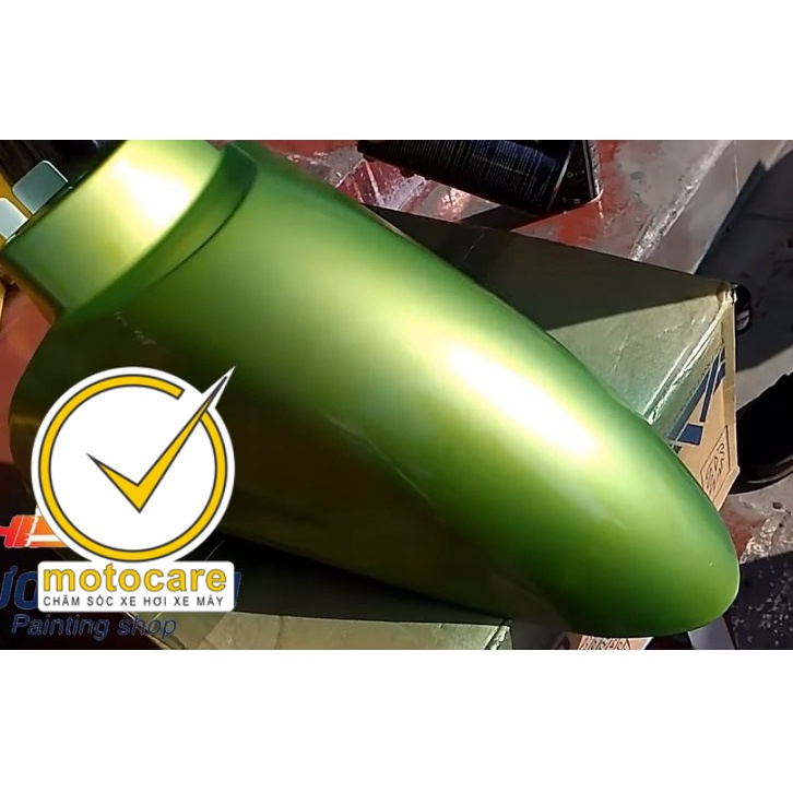 Chai Sơn xịt SAMURAI màu NỀN + màu PHỦ Xanh Lá - UCY8045 + TCY8045 (400 ml)